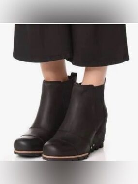 Sorel Sorel Lea Wedge Joan Wedge Chelsea Black LeatherAnkle Booties